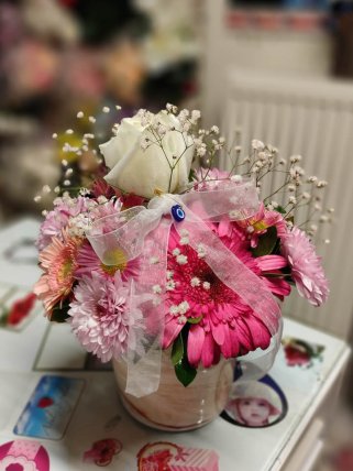 Seramikte Pembe Çiçekler ve Beyaz Gül - Kütahya çiçekçi