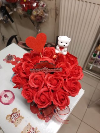 Kutuda Yapay Güller - Kütahya Nergiz Çiçek 