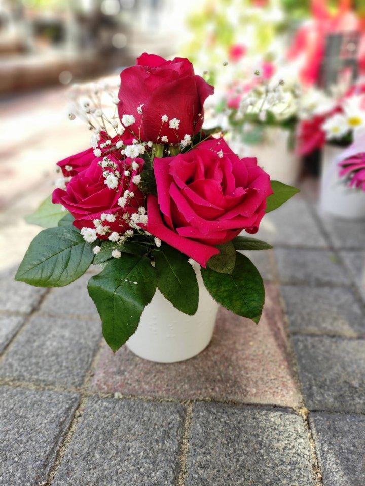 Vazoda kırmızı gül arajmanı - Kütahya Çiçek