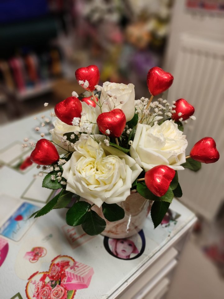  Vazoda 5 Gül arajmanı | Kütahya Nergiz Çiçekçilik