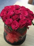 Çiçekçi - Orta Boy Siyah Kutuda Kırmızı Güller