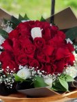 Çiçekçi - Beyaz Çemberli Kırmızı Güller